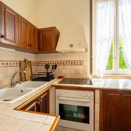 Emilia Gemstone Apartmán *